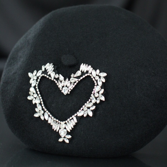New Black Heart Rhinestones woolen Beautiful casual British painters beret hat - Picture 6 of 9